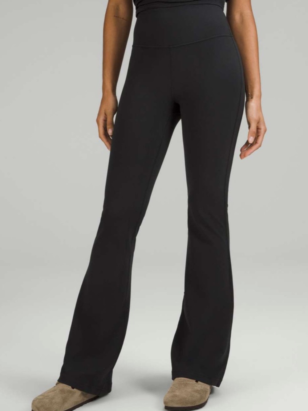 Lululemon women’s 6 regular Groove Super-High-Rise Flared Pant Nulu in Black